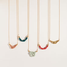 Load image into Gallery viewer, Twist Fiber + Chain Necklace
