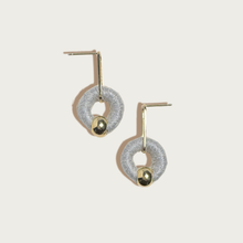 Load image into Gallery viewer, Mandy Earrings