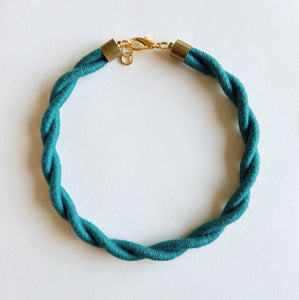 Twist Necklace {batch}